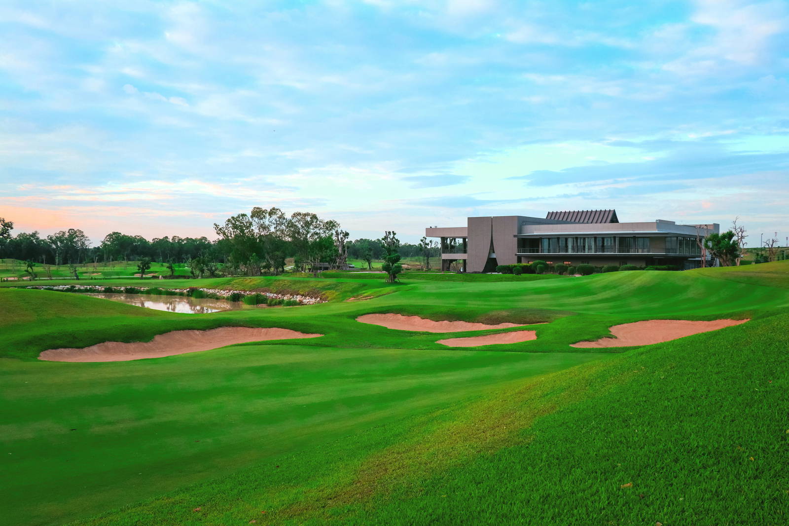Approach, Clubhouse, Siam Country Club (Rolling Hills), Pattaya, Thailand