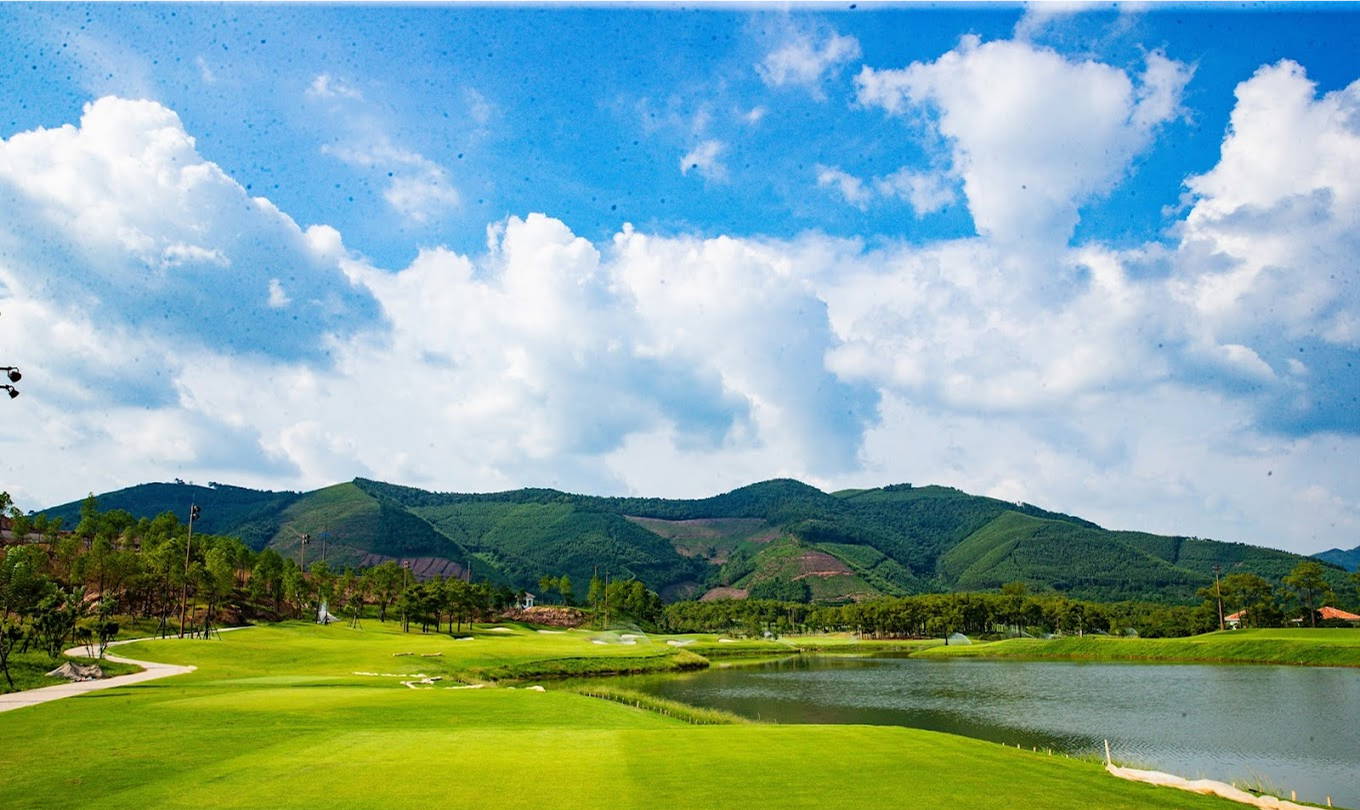 Tee Box, Silk Path Dong Trieu Golf & Country Club, Hanoi, Vietnam