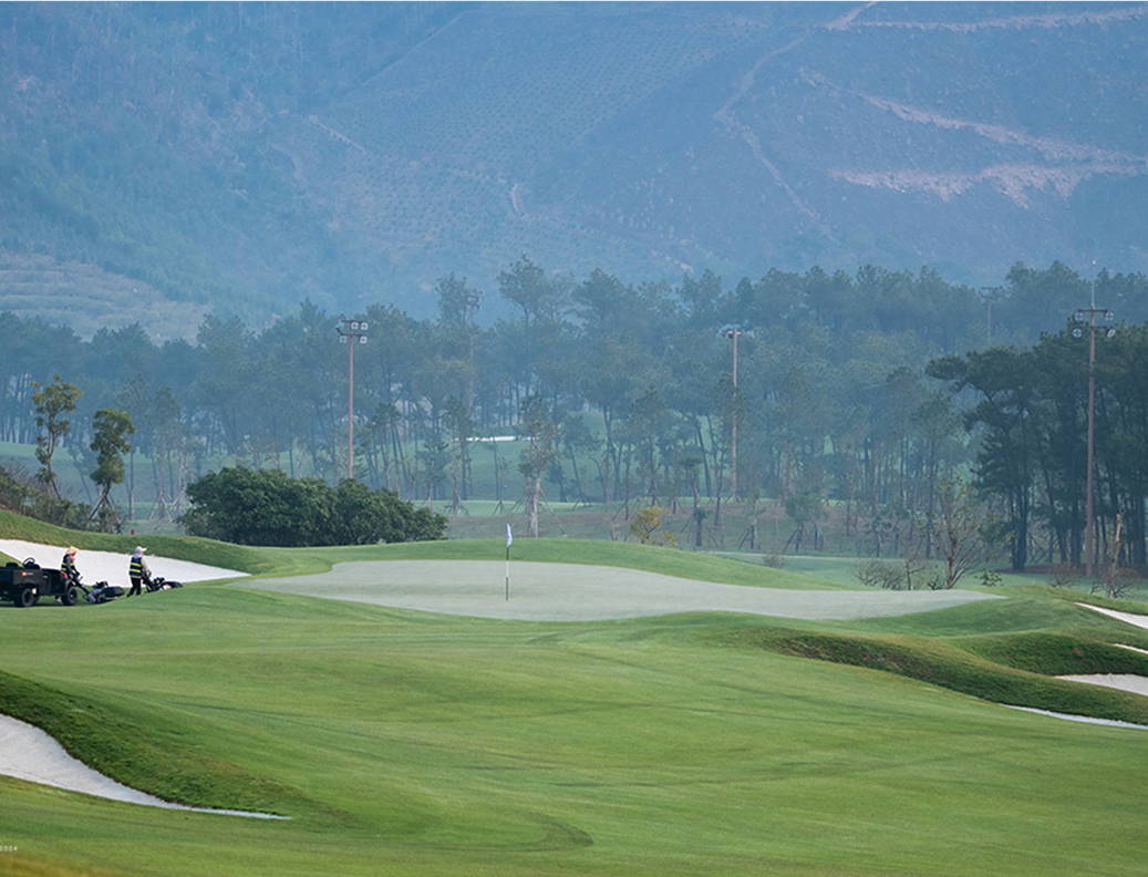 Approach, Silk Path Dong Trieu Golf & Country Club, Hanoi, Vietnam