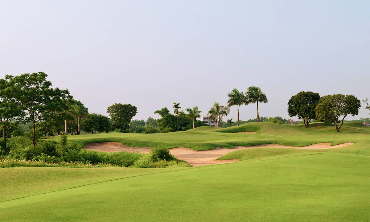 Approach, Sky Lake Resort & Golf Club (Lake Course), Hanoi, Vietnam