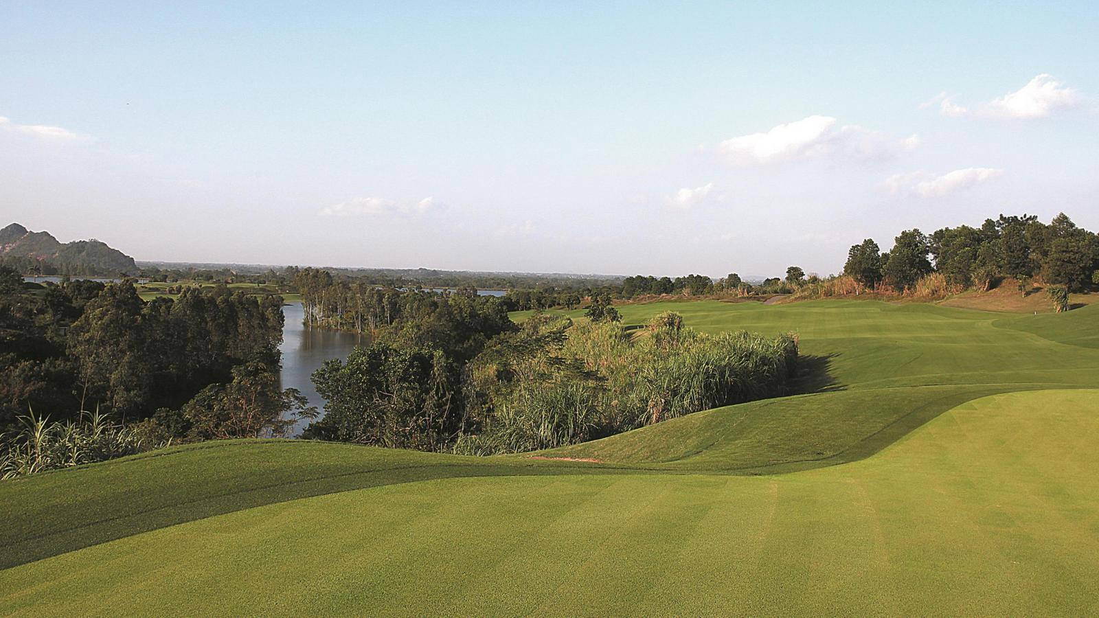 Fairway, Sky Lake Resort & Golf Club (Lake Course), Hanoi, Vietnam