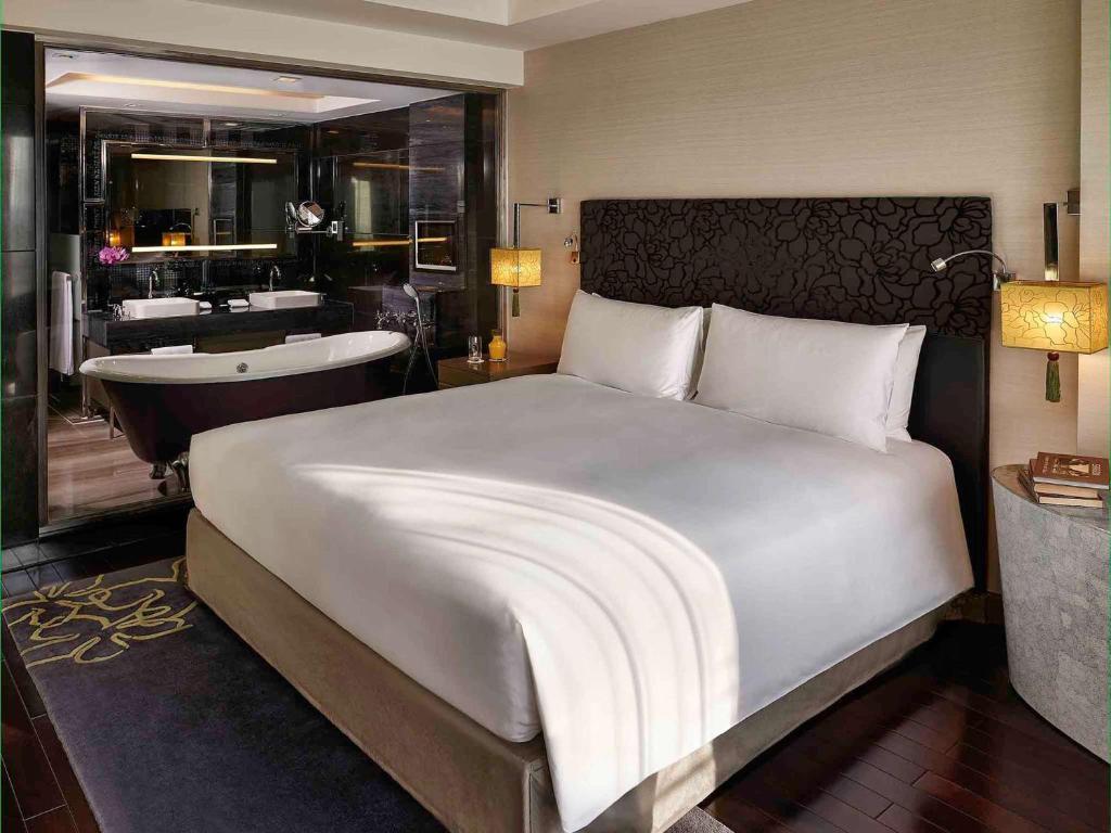 Sofitel Saigon Plaza, Ho Chi Minh