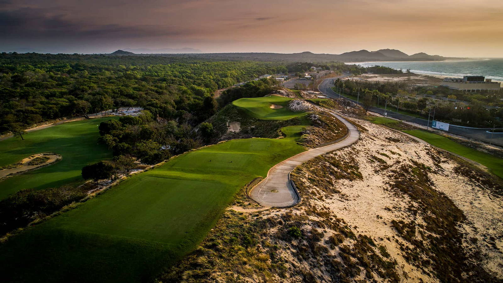 Tee Box, The Bluffs Ho Tram Strip, Ho Chi Minh, Vietnam