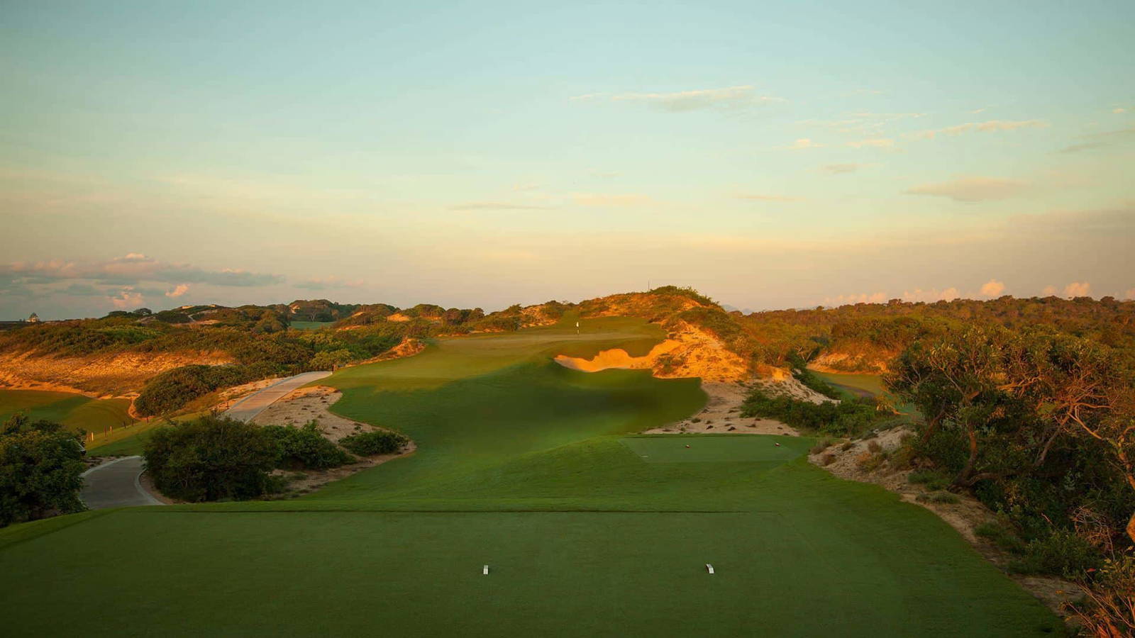 Tee Box, The Bluffs Ho Tram Strip, Ho Chi Minh, Vietnam