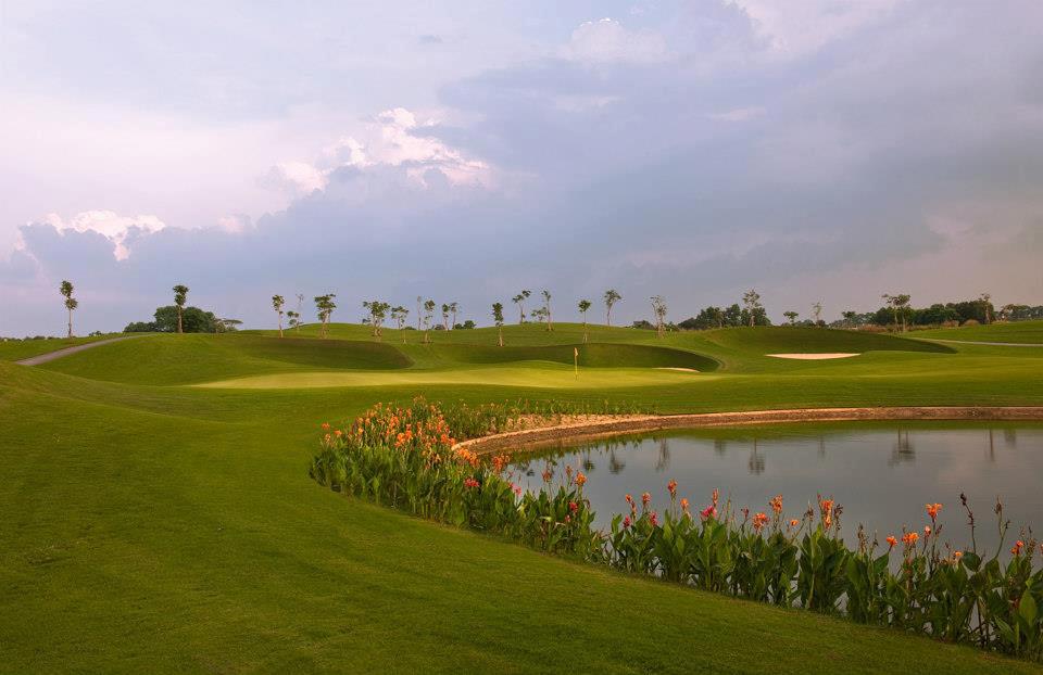 Approach, Twin Doves Golf Club, Ho Chi Minh, Vietnam