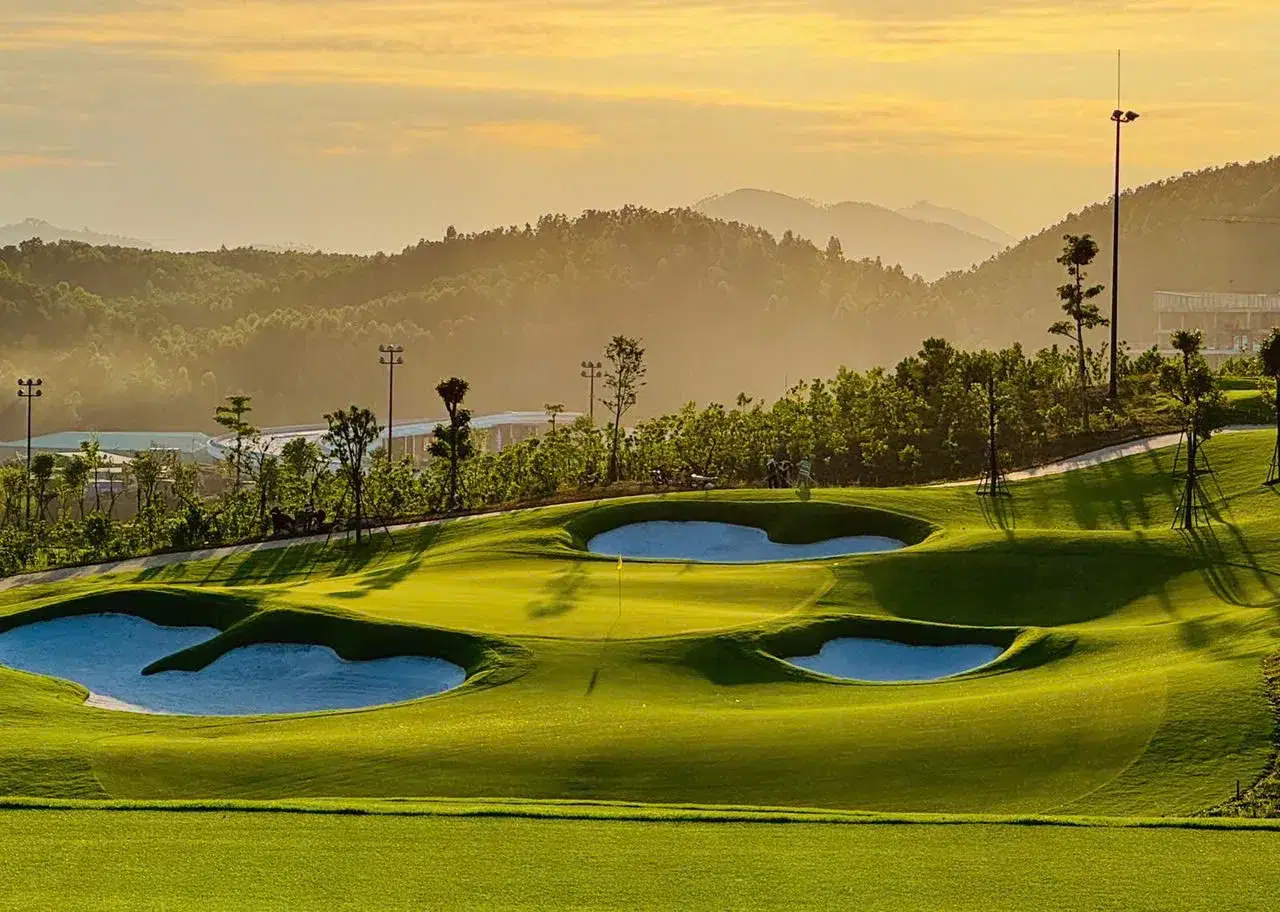Green, Van Lang Empire Golf Club, Hanoi, Vietnam