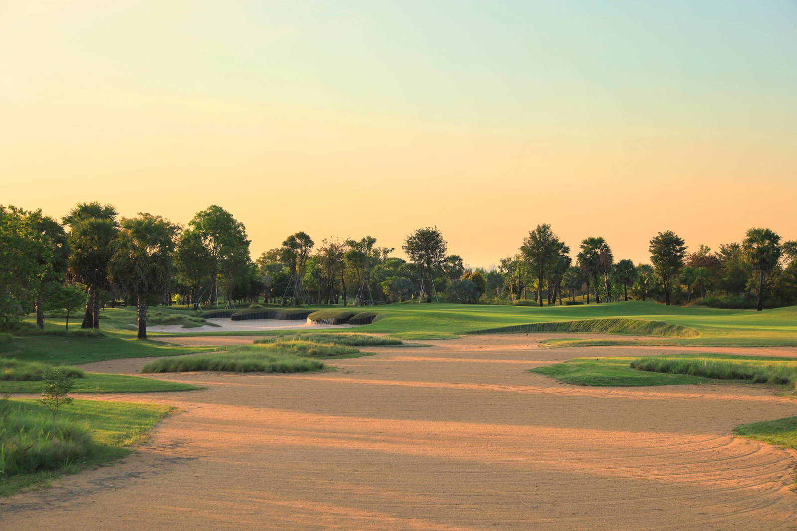 Fairway Bunker, Vattanac Golf Resort (East Course), Phnom Penh, Cambodia