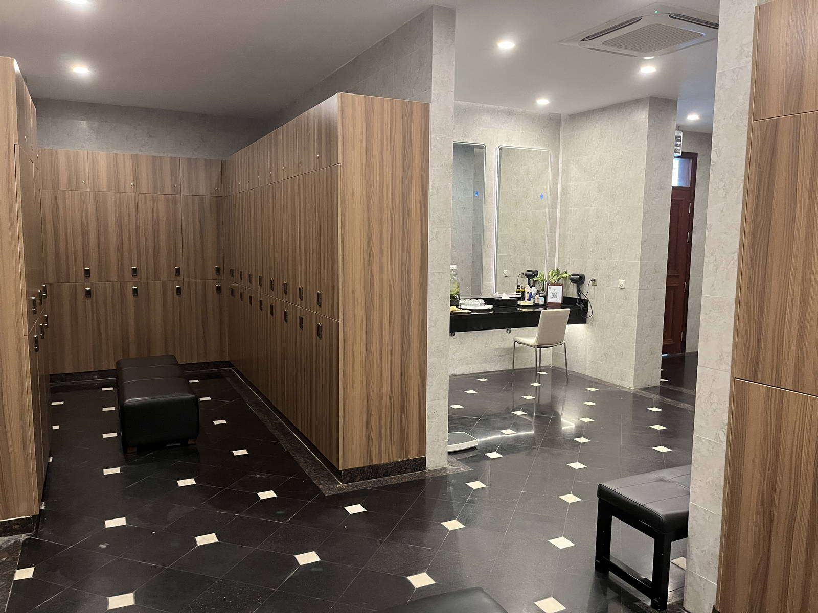 Locker Room, Vattanac Golf Resort (West Course), Phnom Penh, Cambodia