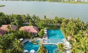 Vinh Hung Riverside Resort golf course