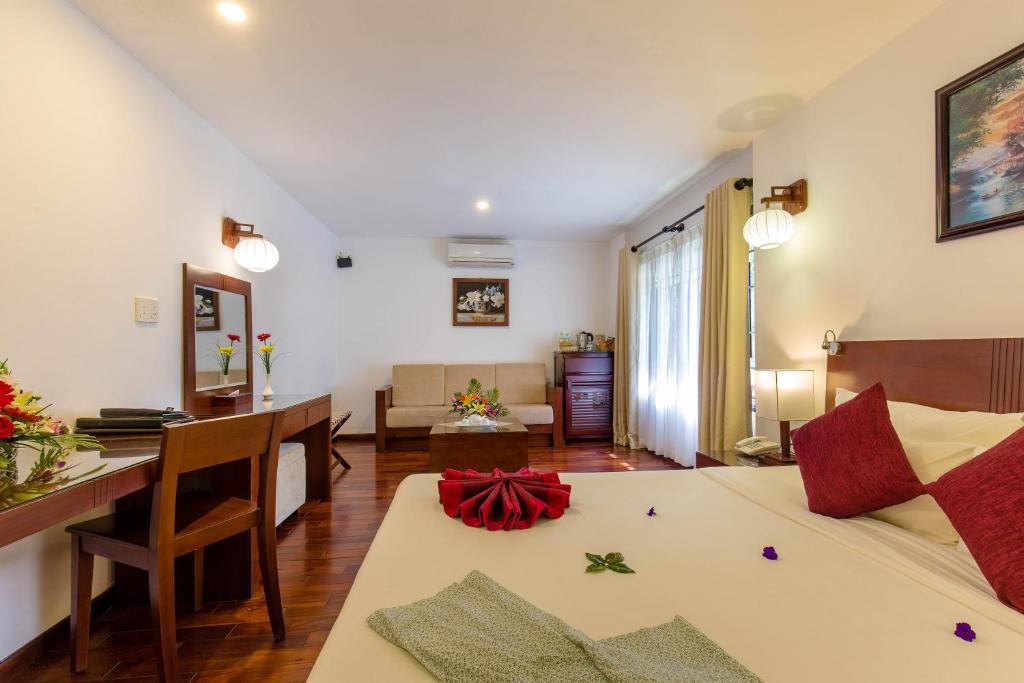 Vinh Hung Riverside Resort, Da Nang / Hoi An