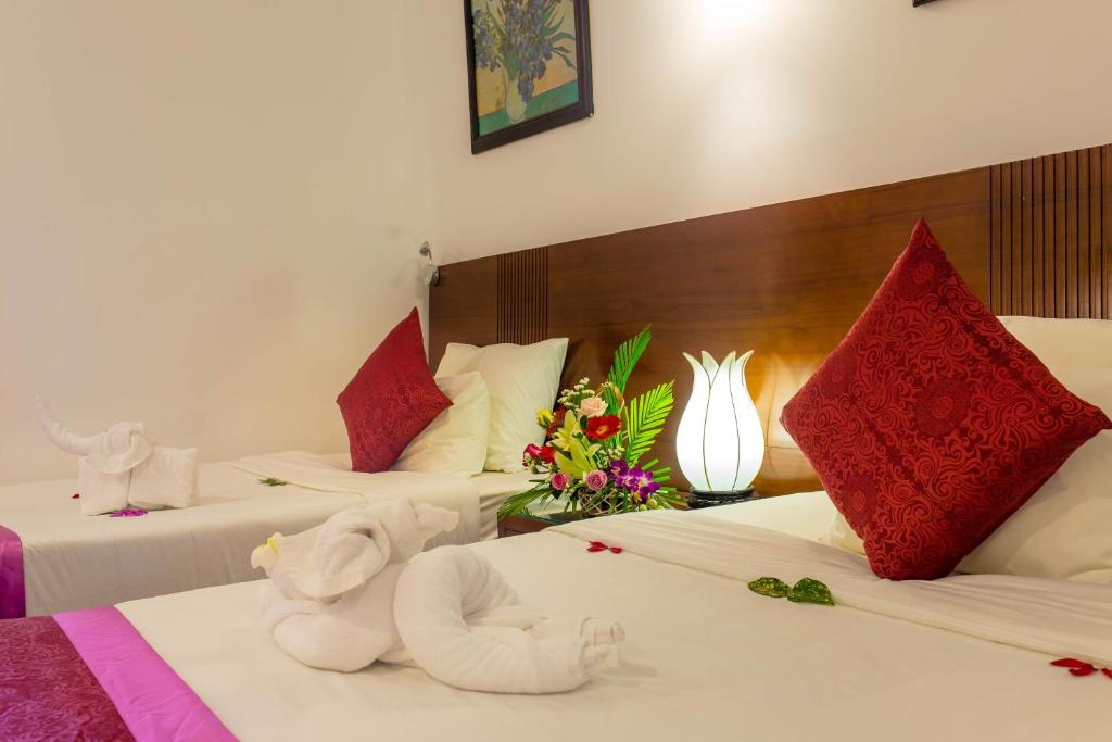 Vinh Hung Riverside Resort, Da Nang / Hoi An