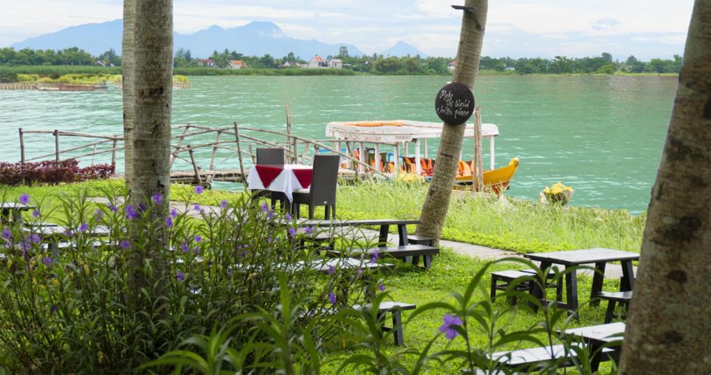 Vinh Hung Riverside Resort, Da Nang / Hoi An