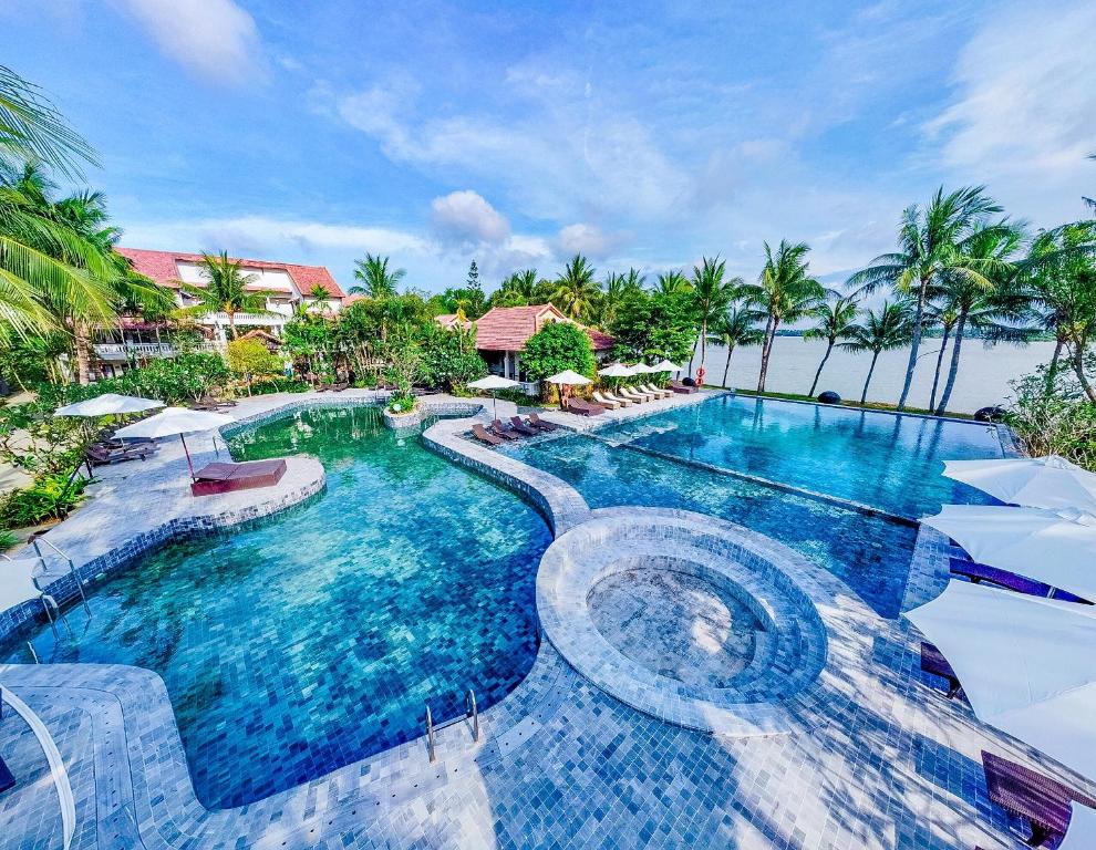 Vinh Hung Riverside Resort, Da Nang / Hoi An