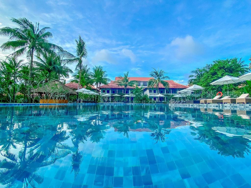 Vinh Hung Riverside Resort, Da Nang / Hoi An