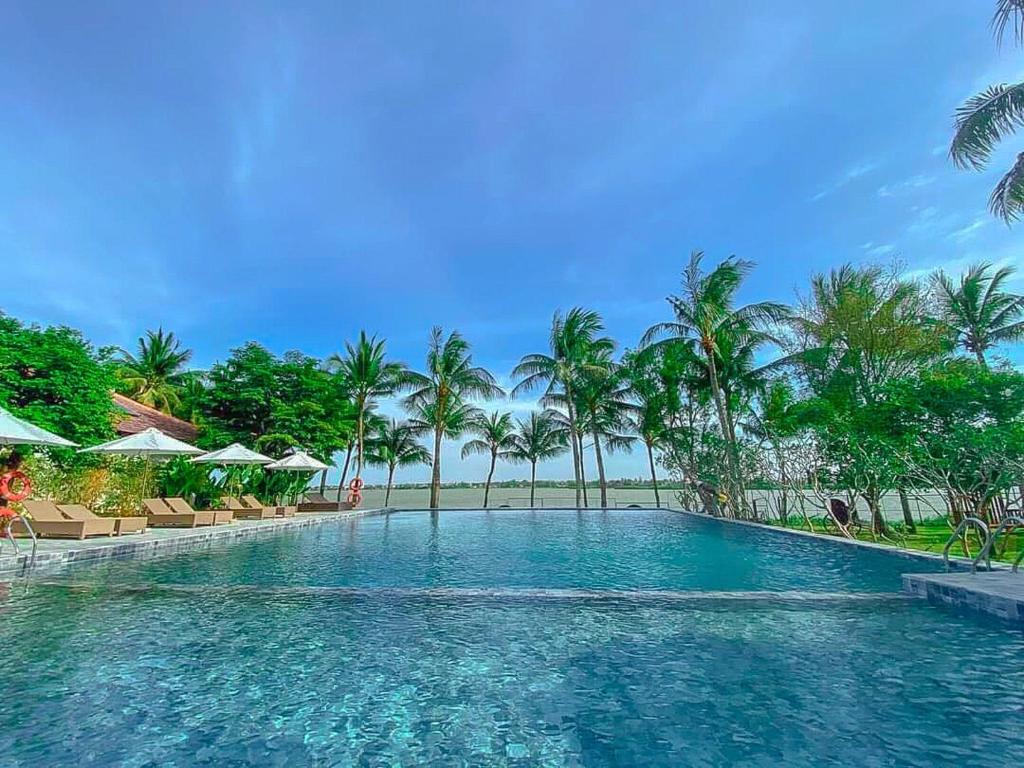 Vinh Hung Riverside Resort, Da Nang / Hoi An