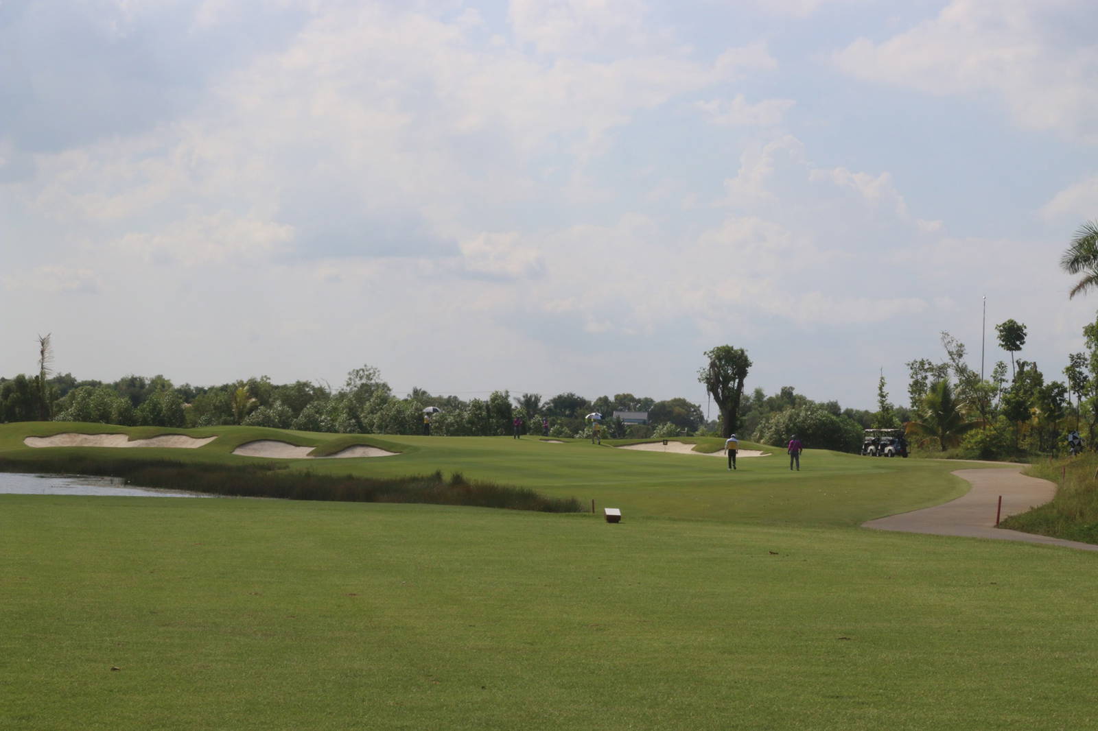 Approach, West Lakes Golf & Villas, Ho Chi Minh, Vietnam