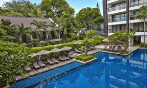 Woodlands Suites golf course